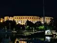 Pula bei Nacht