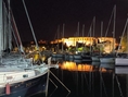 Pula bei Nacht